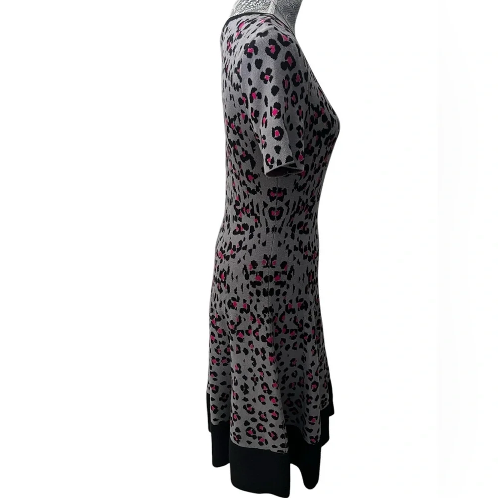 Kate Spade Cyber Leopard & Cheetah Print short sleeve Sweater Dress Medium Gray